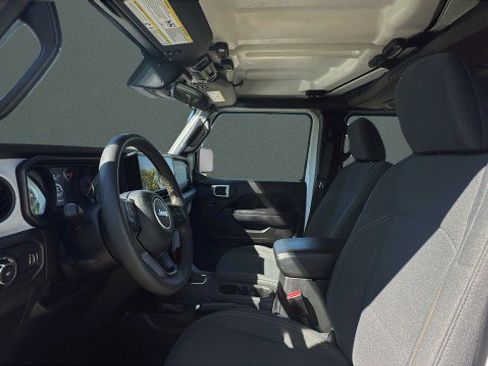 Used 2024 Jeep Wrangler Sport image 5