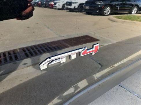 Used 2023 GMC Acadia AT4 image 30