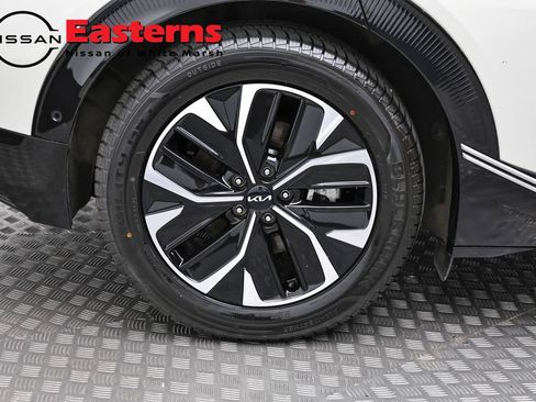 Used 2022 Kia EV6 Wind w/ Wind Technology Package AWD/4WD image 27