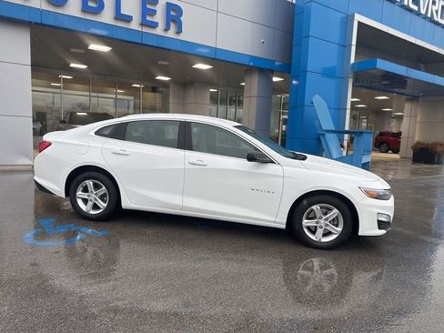Used 2024 Chevrolet Malibu LS image 29