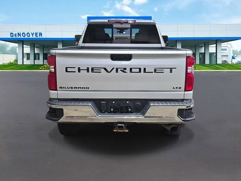 Used 2022 Chevrolet Silverado 2500 LTZ AWD/4WD image 7