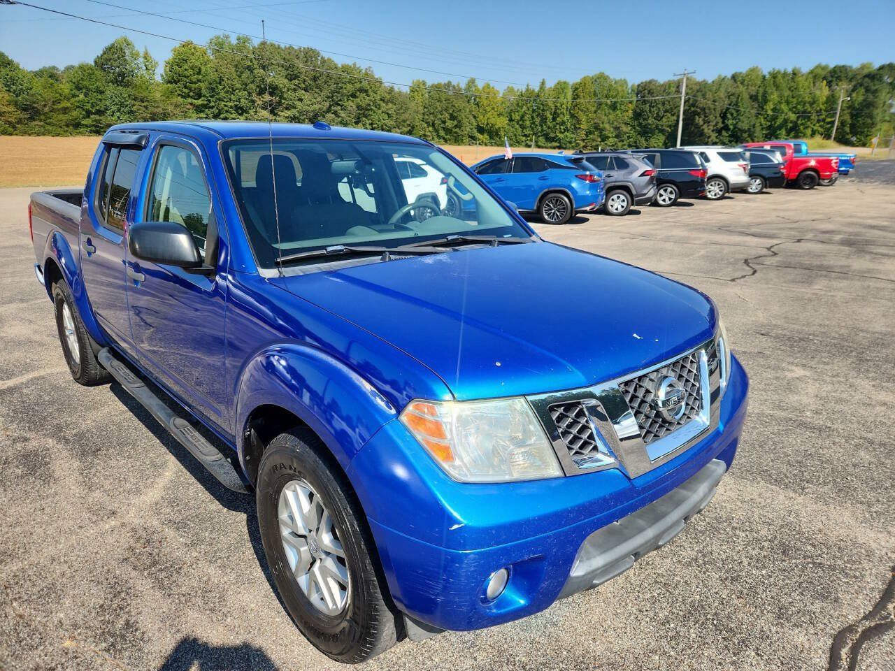 Used 2015 Nissan Frontier SV w/ SV Value Truck Package RWD image 2