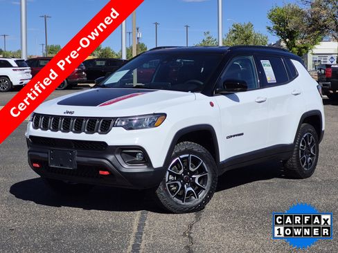 Used 2025 Jeep Compass Trailhawk AWD/4WD image 1