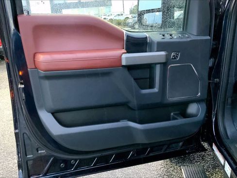 Used 2022 Ford F450 Platinum w/ FX4 Off-Road Package image 21