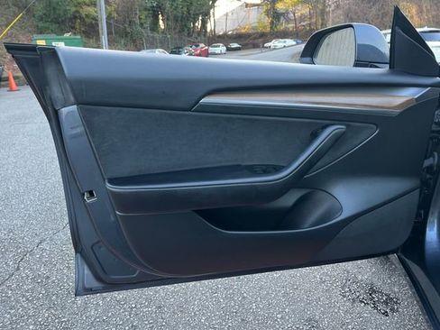 Used 2023 Tesla Model 3 Standard Range image 10