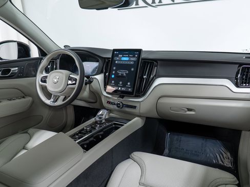 New 2026 Volvo XC60 T8 Ultra w/ Protection Package Premier image 14