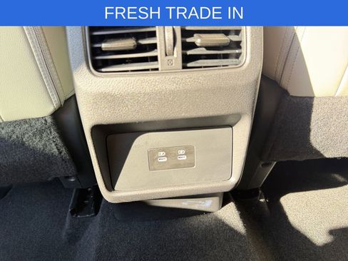 Used 2025 Nissan Rogue SL AWD/4WD image 27