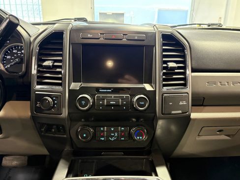 Used 2020 Ford F350 XLT w/ XLT Premium Package image 3