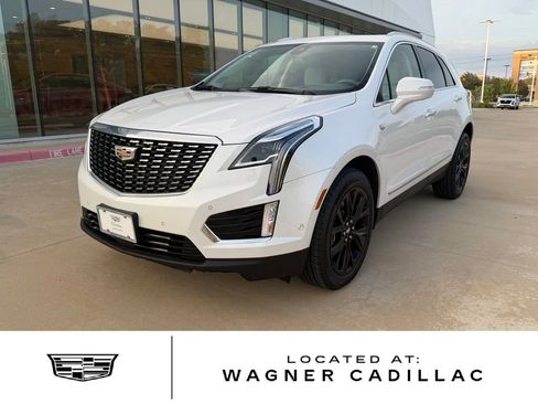 Used 2023 Cadillac XT5 Premium Luxury w/ Technology Package FWD image 1