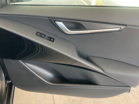 Certified 2024 Kia Niro EX FWD image 22