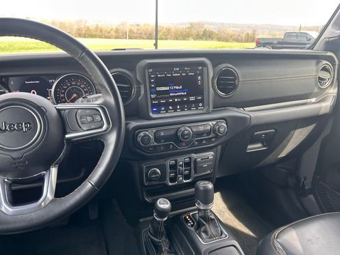 Used 2022 Jeep Wrangler Unlimited Sahara image 25