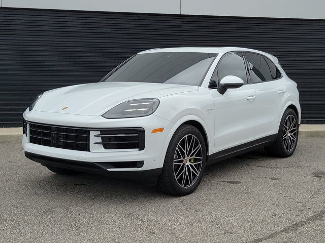 Used 2025 Porsche Cayenne S w/ Premium Package Plus AWD/4WD image 1