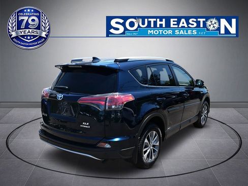 Used 2018 Toyota RAV4 XLE w/ Convenience Package AWD/4WD image 6