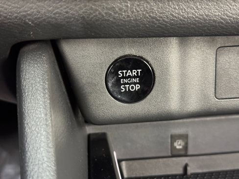 Used 2024 Nissan Rogue SL w/ SL Premium Package image 34