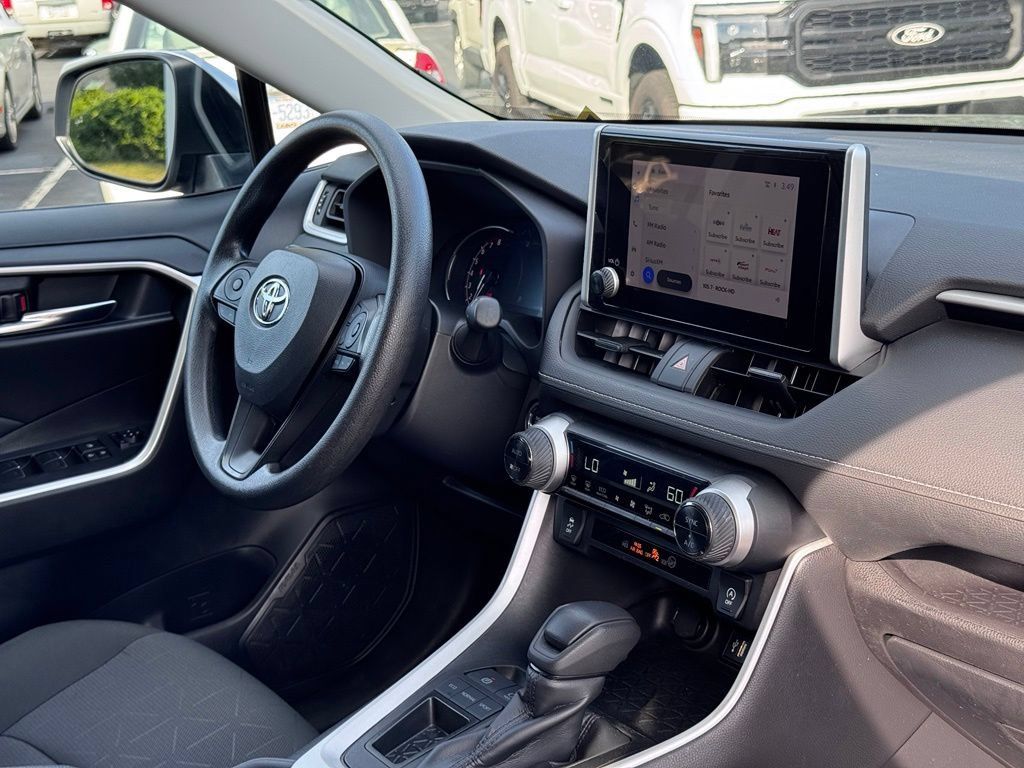 Used 2024 Toyota RAV4 XLE FWD image 6