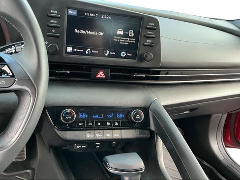 Certified 2025 Hyundai Elantra Sport image 7