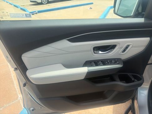 New 2026 Honda Pilot Touring image 6