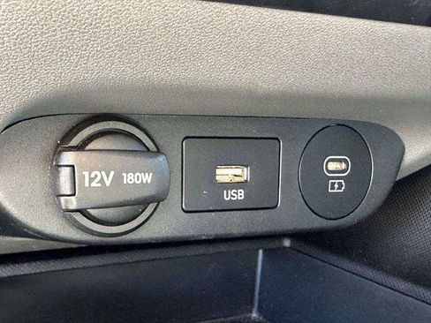 Used 2024 Hyundai Elantra SEL FWD image 25