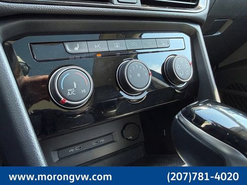 Used 2023 Volkswagen Taos SE w/ Panoramic Sunroof Package AWD/4WD image 39