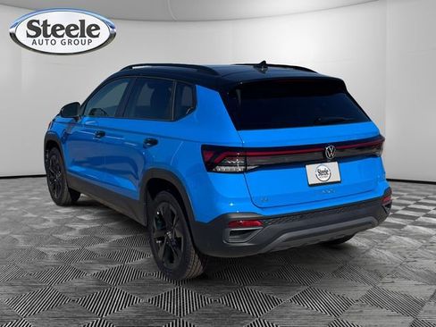 New 2025 Volkswagen Taos SE image 3