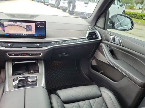 Used 2024 BMW X5 xDrive40i AWD/4WD image 18