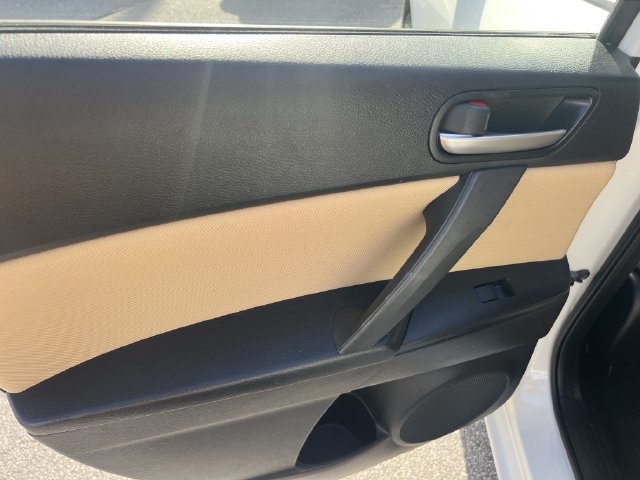 Used 2013 MAZDA MAZDA3 i Touring FWD image 23