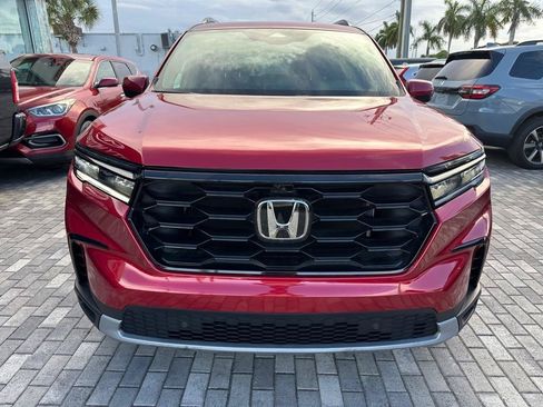 Used 2025 Honda Pilot Elite image 2
