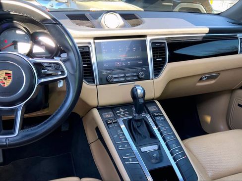 Used 2018 Porsche Macan S image 6