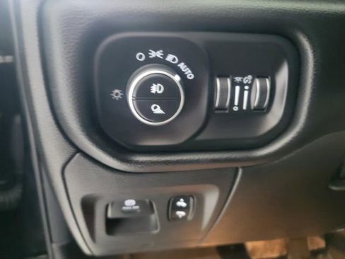 Used 2019 RAM 1500 Big Horn image 33