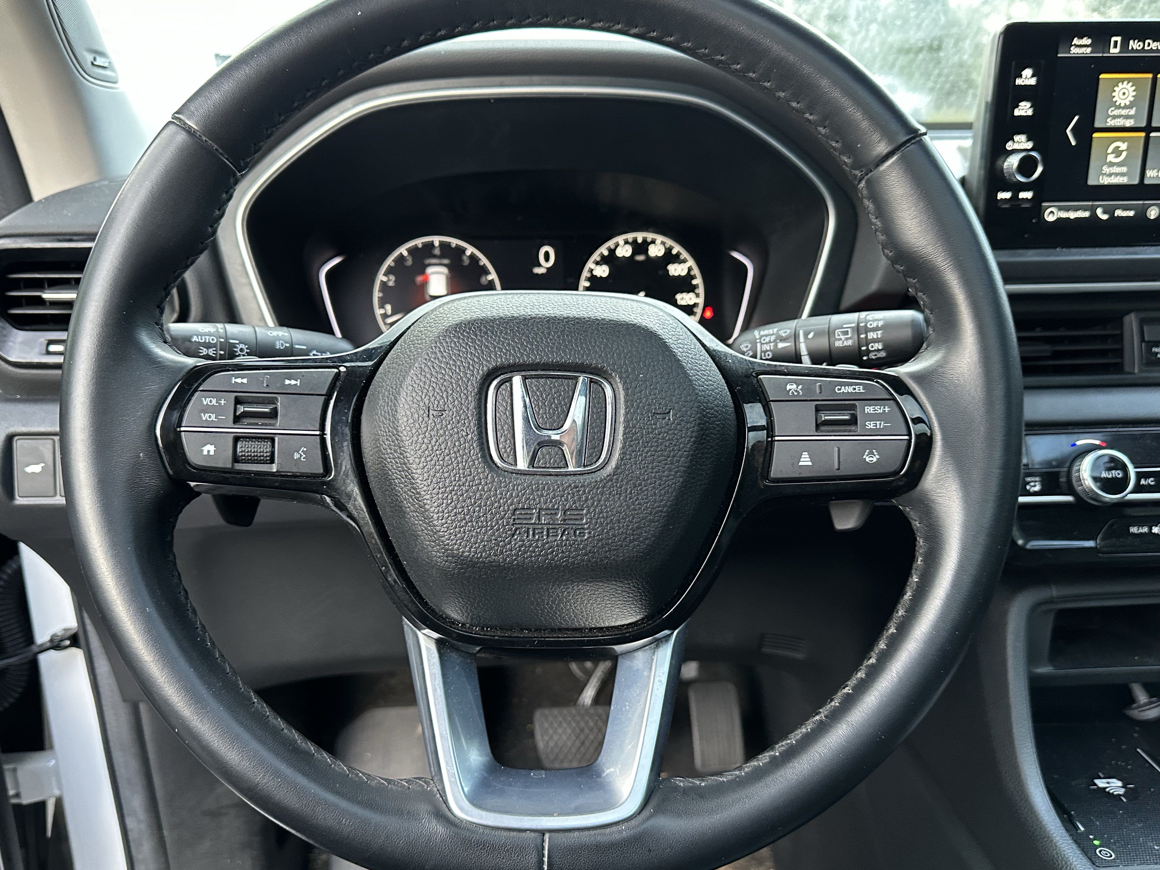 Used 2024 Honda Pilot Touring image 6