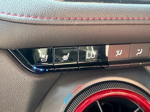Used 2021 Chevrolet Blazer RS w/ Enhanced Convenience Package FWD image 25