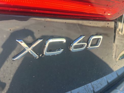 Used 2022 Volvo XC60 B6 Inscription AWD/4WD image 13