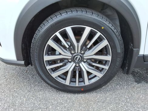 Used 2023 Nissan Kicks SV FWD image 10