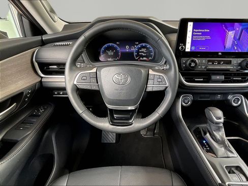 Used 2026 Toyota Grand Highlander AWD image 8