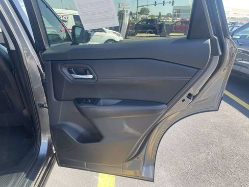 Used 2026 Nissan Rogue SL FWD image 36