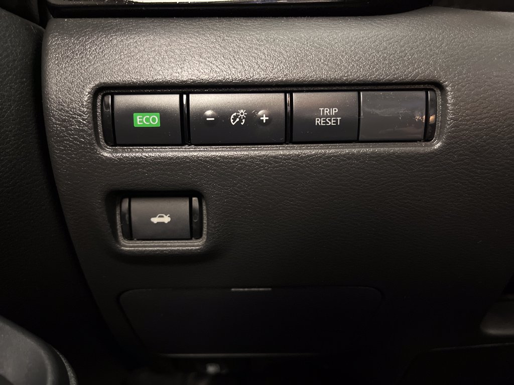 Used 2020 Nissan Sentra SV FWD image 27