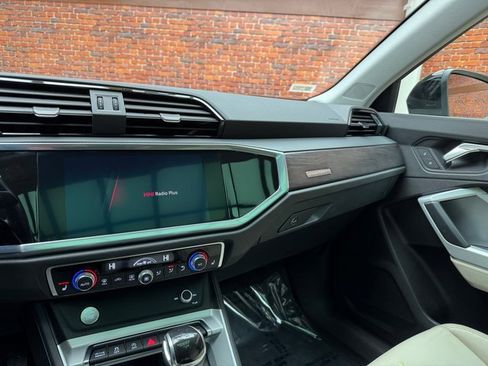 Used 2020 Audi Q3 2.0T Premium Plus w/ Premium Plus Package image 17