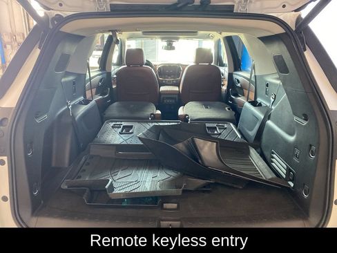 Used 2020 Chevrolet Traverse High Country w/ LPO, Floor Liner Package AWD/4WD image 21