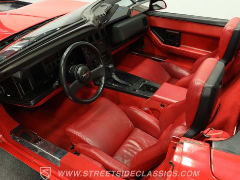 Used 1988 Chevrolet Corvette Convertible RWD image 4