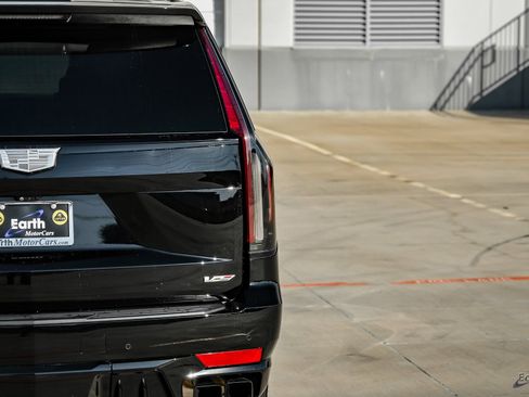 Used 2023 Cadillac Escalade V image 14
