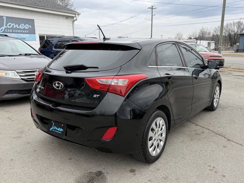 Used 2017 Hyundai Elantra GT image 4