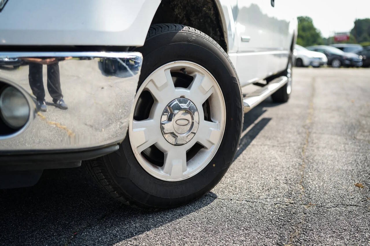 Used 2013 Ford F150 XLT w/ Mid Equipment Group RWD image 4