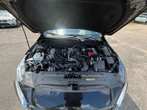 Used 2025 Nissan Altima 2.5 SV FWD image 32
