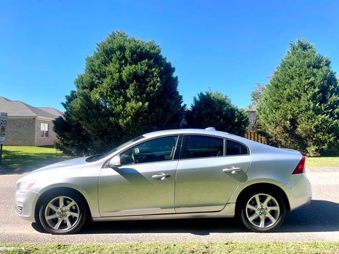 Used 2014 Volvo S60 T5 image 3