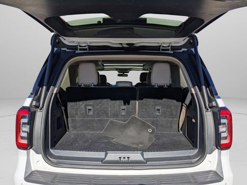 Used 2024 Ford Expedition Limited image 23