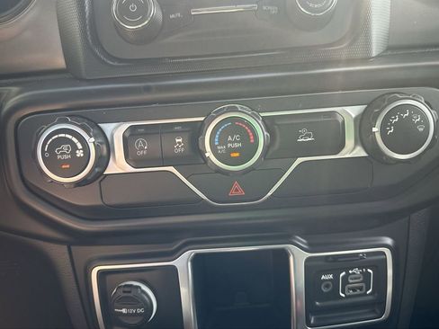 Used 2021 Jeep Wrangler Unlimited Sport image 24