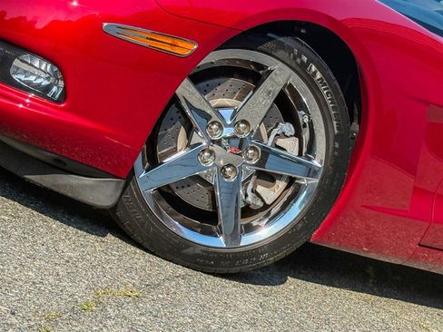 Used 2008 Chevrolet Corvette Coupe w/ Z51 Performance Package RWD image 9