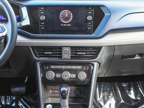 Used 2024 Volkswagen Taos SE image 14