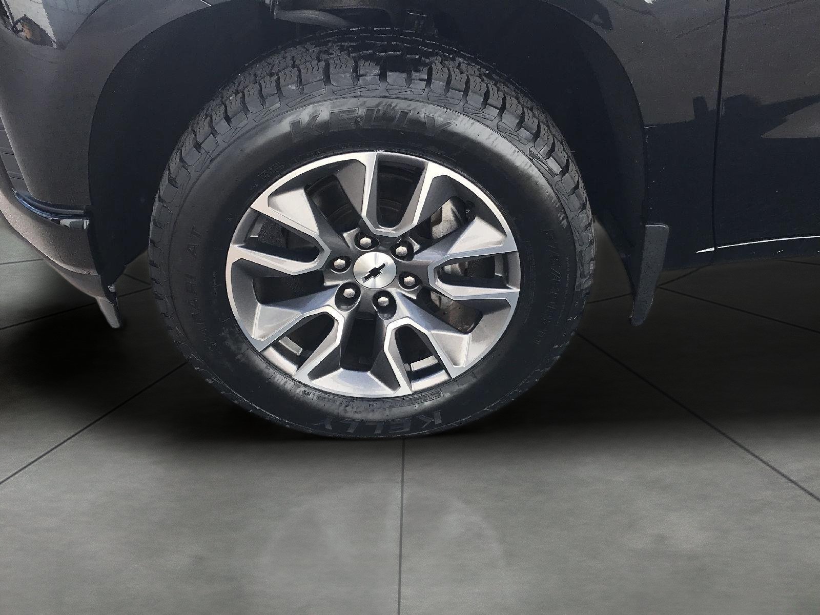 Used 2020 Chevrolet Silverado 1500 RST AWD/4WD image 4