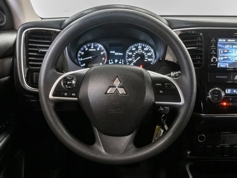 Used 2018 Mitsubishi Outlander ES FWD image 12